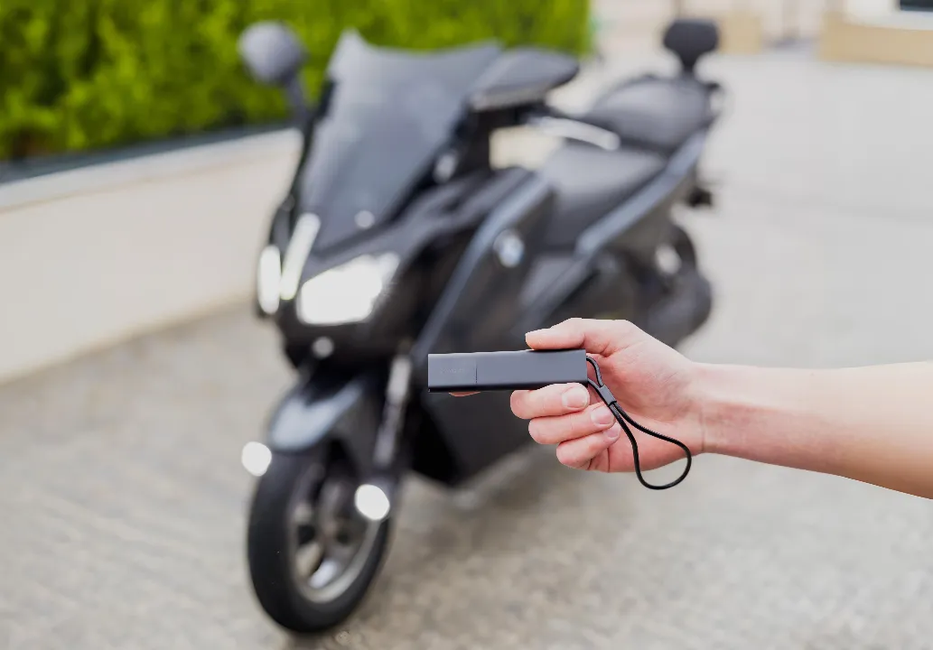 Localizador GPS para scooters y motocicletas