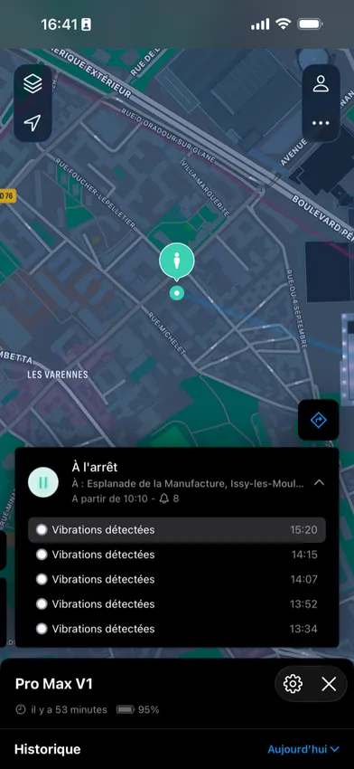 Application Invoxia affichant la position en direct d'un Tracker GPS Pro Max et son historique d'alertes de vibration