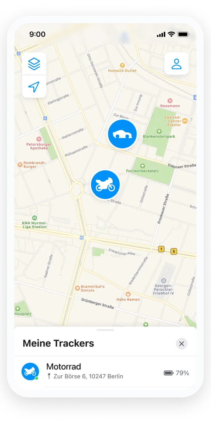 Ein Screenshot der Invoxia GPS-Anwendung, der ein Auto und ein Motorrad auf einer Karte in Paris zeigt, mit einer Bewegungsbenachrichtigung für das Auto.