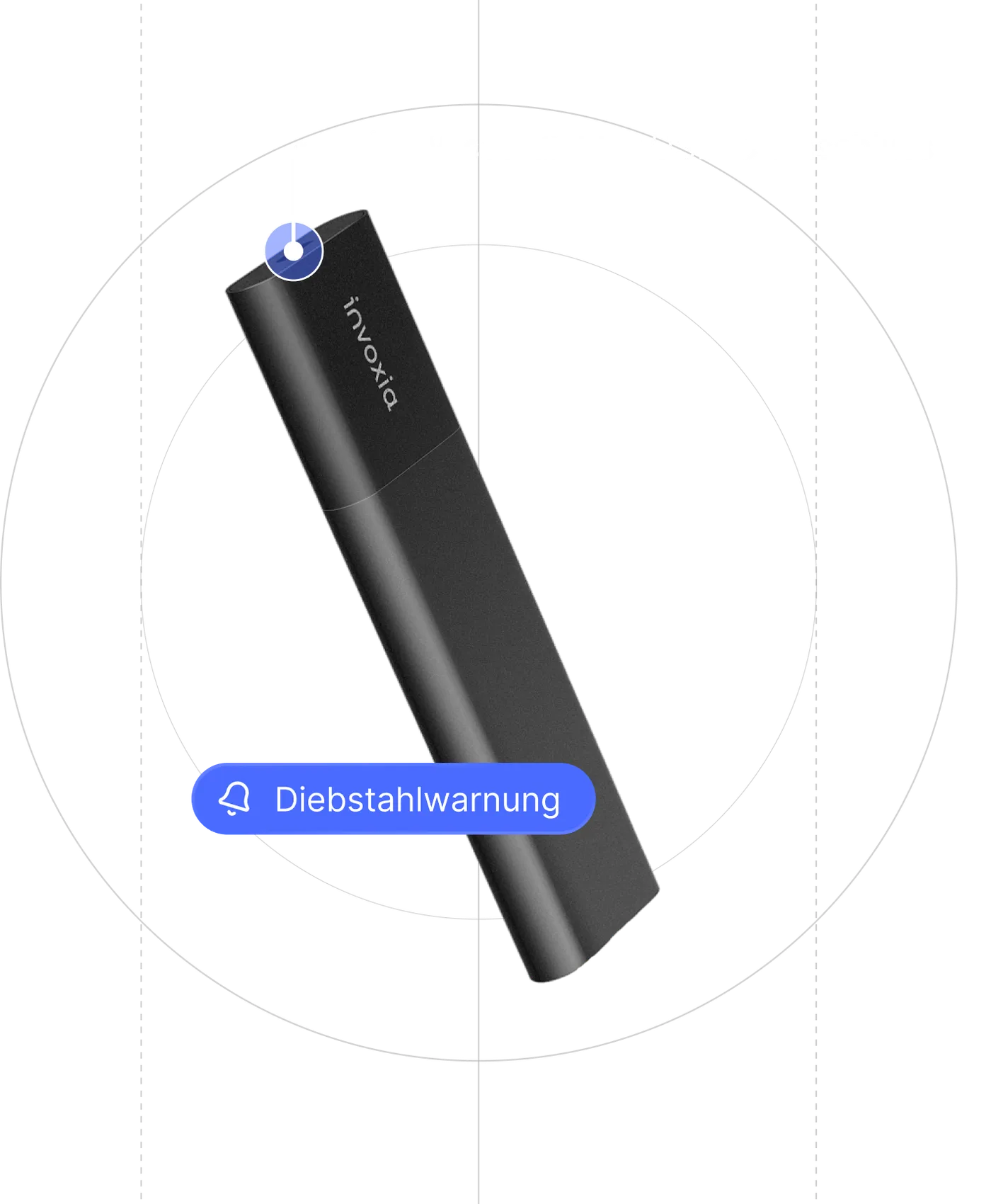 Ein Invoxia Classic Edition 2026 GPS-Tracker auf einem schwarzen Hintergrund mit Angaben zu seinem wasserdichten USB-C-Anschluss und Diebstahlwarnfunktionen