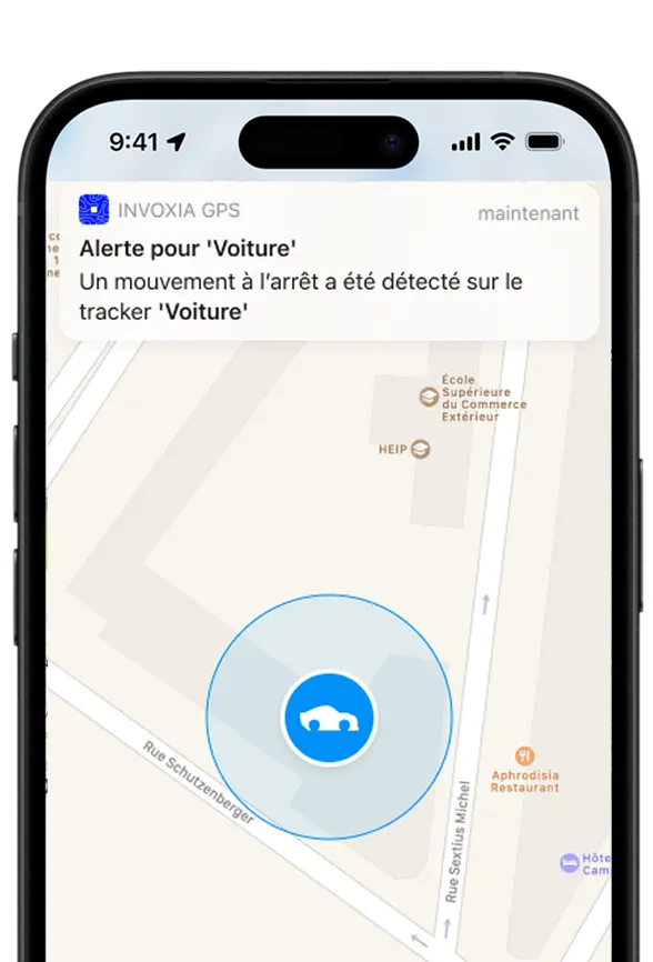 Capture d'écran d'une alerte de mouvement de voiture sur l'application GPS Invoxia