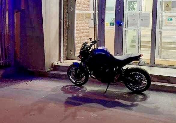 Motorrad in 20 Minuten dank des Invoxia GPS-Trackers wiedergefunden: Entdecken Sie die Geschichte von Quentin