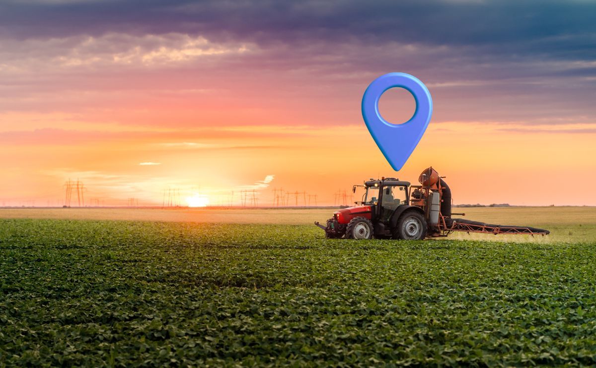 Tractor GPS tracker: which model should you choose to protect your farm equipment in 2026?