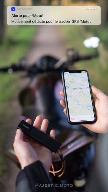 Image 3: traceur GPS Invoxia face au Airtag