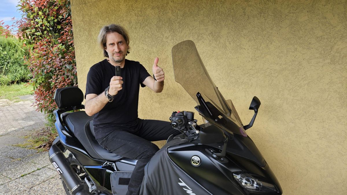 Su TMAX robado estaba &hellip; en la calle de al lado